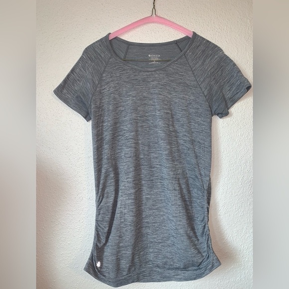 Athleta Fastest Track Gray Ruched Fitted Top Size Medium - Picture 2 of 4